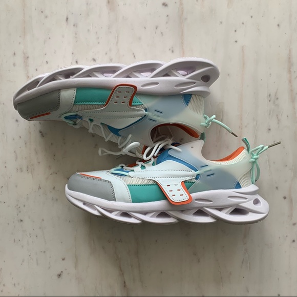 NWOT - BASSO Hidalgo Sneaker - size 9 (men’s) - Picture 2 of 11